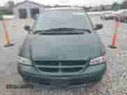 1998 Dodge Caravan SE with VIN 1B4GP44L1WB763340, listed as a Copart auction lot 69555775 with 157,001 mi miles and Salvage title. Bid and sale history available at DreamBid. Image 5.