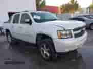 2009 Chevrolet Avalanche LS z VIN 3GNFK12059G244542, wystawiony jako IAAI lot #41783563 z przebiegiem 308 474 mil mil oraz . Historia ofert i sprzedaży dostępna na DreamBid. Obrazek 1.