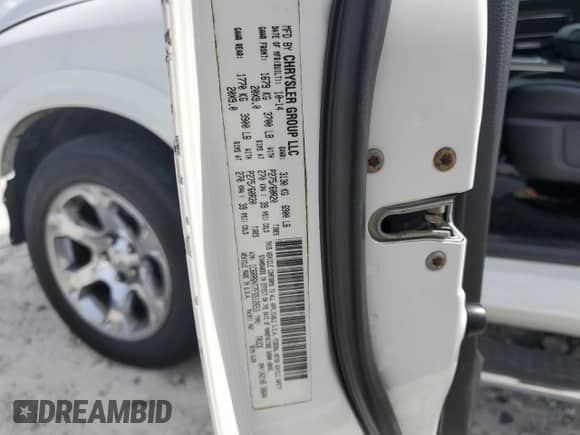 2015 Ram 1500 Laramie z VIN 1C6RR6NT7FS512653, wystawiony jako Copart lot #49305575 z przebiegiem 255 130 mil mil oraz Szkoda całkowita • Salvage title. Historia ofert i sprzedaży dostępna na DreamBid. Obrazek 12.