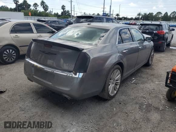 2011 Chrysler 300 C с VIN 2C3CA6CT8BH554845, выставлен на аукционе Copart как лот 84781115 с пробегом 152 190 миль миль и Списание • Salvage title. История ставок и продаж доступна на DreamBid. Изображение 3.