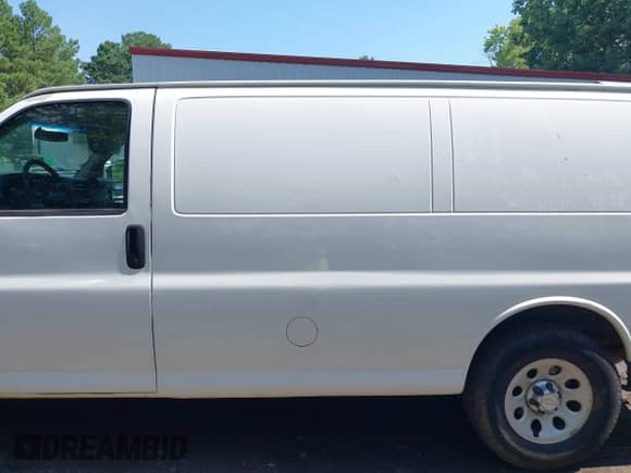 2011 Chevrolet Express Cargo with VIN 1GCSGAFX4B1168817, listed as a IAAI auction lot 42650299 with 255,483 mi miles and . Bid and sale history available at DreamBid. Image 14.