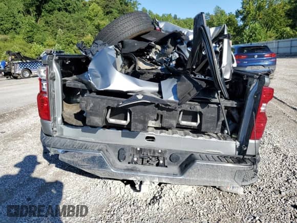 2025 Chevrolet Silverado 1500 LT with VIN 2GCUKDED3S1108201, listed as a Copart auction lot 70173345 with Not provided miles and Salvage title. Bid and sale history available at DreamBid. Image 6.
