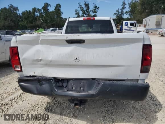 2020 Ram 1500 Tradesman z VIN 3C6JR6DG2LG290088, wystawiony jako Copart lot #80690395 z przebiegiem 155 846 mil mil oraz Czysty tytuł • Clean title. Historia ofert i sprzedaży dostępna na DreamBid. Obrazek 6.