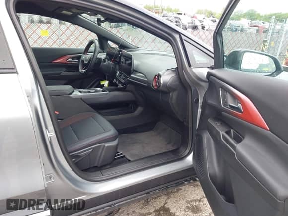 2025 Chevrolet Equinox EV RS с VIN 3GN7DSRPXSS156399, выставлен на аукционе IAAI как лот 42319110 с пробегом 1 710 миль миль и . История ставок и продаж доступна на DreamBid. Изображение 5.