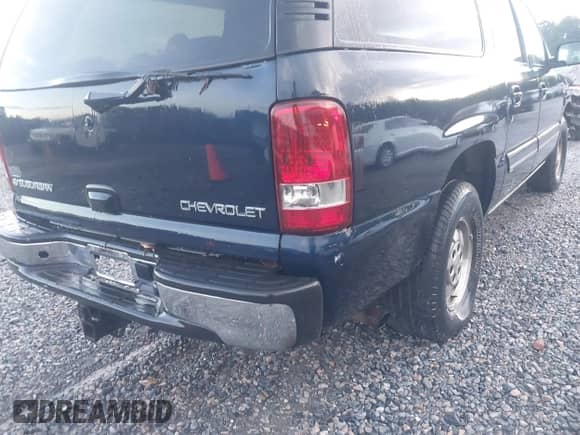 2005 Chevrolet Suburban LS с VIN 1GNEC16Z55J158531, выставлен на аукционе IAAI как лот 42984283 с пробегом 271 820 миль миль и . История ставок и продаж доступна на DreamBid. Изображение 6.