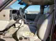 2002 Chevrolet Suburban LT z VIN 1GNEC16ZX2J231601, wystawiony jako Copart lot #75348404 z przebiegiem Nie podano mil oraz Szkoda całkowita • Salvage title. Historia ofert i sprzedaży dostępna na DreamBid. Obrazek 7.