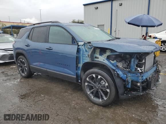 2025 Chevrolet Equinox FWD RS z VIN 3GNAXLEG1SL175362, wystawiony jako Copart lot #44587075 z przebiegiem 2 949 mil mil oraz Szkoda całkowita • Salvage title. Historia ofert i sprzedaży dostępna na DreamBid. Obrazek 4.