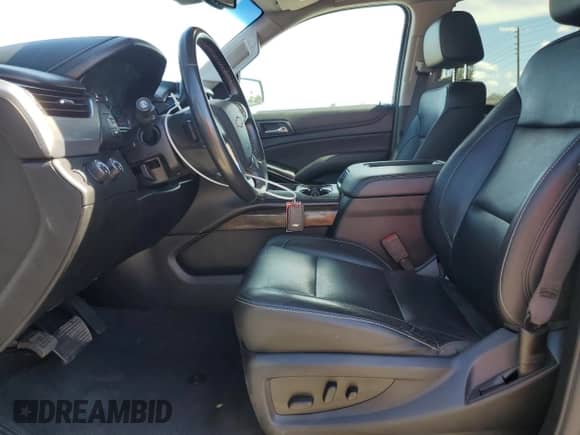 2020 Chevrolet Tahoe LT z VIN 1GNSKBKC0LR214581, wystawiony jako Copart lot #68903515 z przebiegiem 109 845 mil mil oraz Czysty tytuł • Clean title. Historia ofert i sprzedaży dostępna na DreamBid. Obrazek 7.