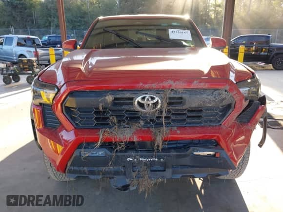 2024 Toyota Tacoma SR5 с VIN 3TYLB5JN6RT023926, выставлен на аукционе IAAI как лот 43220157 с пробегом 35 061 миль миль и . История ставок и продаж доступна на DreamBid. Изображение 6.