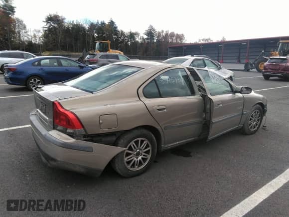 2004 Volvo S60 с VIN YV1RS61T942344217, выставлен на аукционе IAAI как лот 41193657 с пробегом 177 399 миль миль и . История ставок и продаж доступна на DreamBid. Изображение 4.
