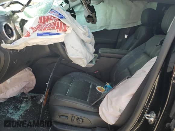 2023 Chevrolet Blazer LT z VIN 3GNKBJRS1PS169225, wystawiony jako Copart lot #67789285 z przebiegiem Nie podano mil oraz Szkoda całkowita • Salvage title. Historia ofert i sprzedaży dostępna na DreamBid. Obrazek 7.