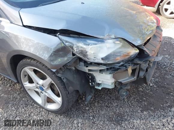 2012 Ford Focus Titanium с VIN 1FAHP3N22CL213454, выставлен на аукционе IAAI как лот 43452421 с пробегом 148 662 миль миль и . История ставок и продаж доступна на DreamBid. Изображение 6.