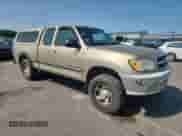 2002 Toyota Tundra SR5 z VIN 5TBRN34102S254202, wystawiony jako Copart lot #71814075 z przebiegiem 167 582 mil mil oraz Szkoda całkowita • Salvage title. Historia ofert i sprzedaży dostępna na DreamBid. Obrazek 4.
