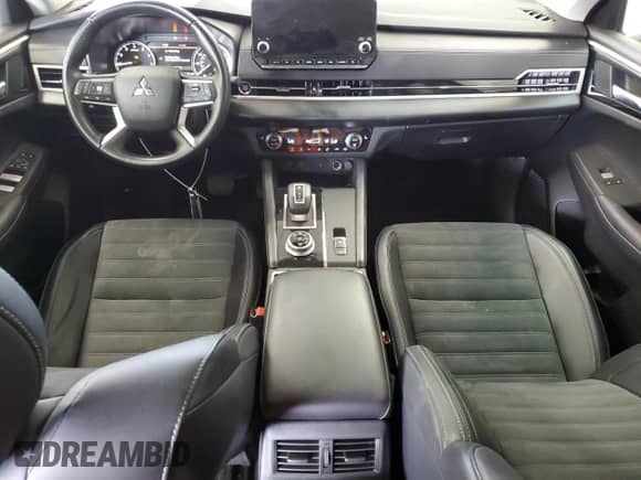 2024 Mitsubishi Outlander SE with VIN JA4J4VA82RZ084397, listed as a Copart auction lot 71125465 with 21,138 mi miles and Salvage title. Bid and sale history available at DreamBid. Image 8.