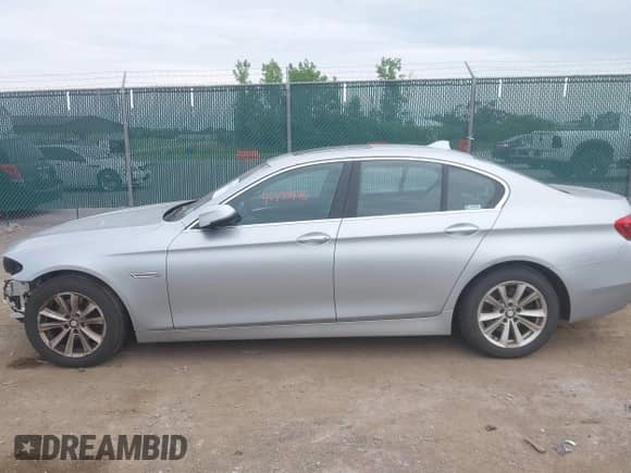 2015 BMW 5 Series 528i xDrive с VIN WBA5A7C51FD625685, выставлен на аукционе IAAI как лот 42470976 с пробегом 124 606 миль миль и . История ставок и продаж доступна на DreamBid. Изображение 15.
