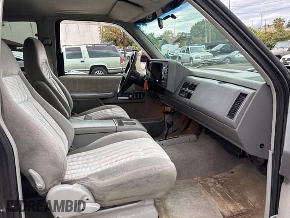 1994 GMC Sierra 1500 with VIN 2GTEK19K4R1579845, listed as a Copart auction lot 89894485 with 148,811 mi miles and Clean title. Bid and sale history available at DreamBid. Image 5.