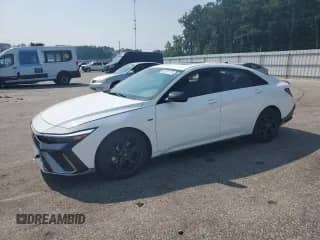 2025 Hyundai Elantra N Line z VIN KMHLR4DF8SU864245, wystawiony jako Copart lot #62666775 z przebiegiem 10 260 mil mil oraz Szkoda całkowita • Salvage title. Historia ofert i sprzedaży dostępna na DreamBid. Obrazek 1.