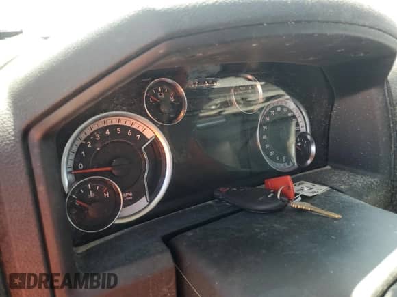 2023 Ram 1500 SLT z VIN 3C6RR7LG0PG661393, wystawiony jako Copart lot #61210335 z przebiegiem 25 325 mil mil oraz Szkoda całkowita • Salvage title. Historia ofert i sprzedaży dostępna na DreamBid. Obrazek 9.