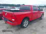 2018 Ram 1500 Express z VIN 1C6RR6KT2JS279889, wystawiony jako IAAI lot #42867338 z przebiegiem 170 175 mil mil oraz . Historia ofert i sprzedaży dostępna na DreamBid. Obrazek 4.