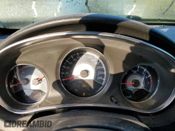 2013 Chrysler 200 Touring z VIN 1C3CCBBG0DN697015, wystawiony jako Copart lot #85928205 z przebiegiem Nie podano mil oraz Szkoda całkowita • Salvage title. Historia ofert i sprzedaży dostępna na DreamBid. Obrazek 9.