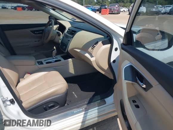 2016 Nissan Altima S with VIN 1N4AL3AP8GC134116, listed as a IAAI auction lot 43257674 with 140,803 mi miles and . Bid and sale history available at DreamBid. Image 5.