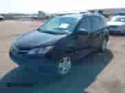 2015 Toyota RAV4 LE z VIN 2T3BFREV5FW259720, wystawiony jako IAAI lot #43195991 z przebiegiem 174 605 mil mil oraz . Historia ofert i sprzedaży dostępna na DreamBid. Obrazek 2.