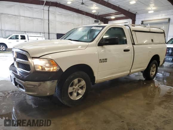 2017 Ram 1500 Tradesman z VIN 3C6JR7DG4HG564193, wystawiony jako Copart lot #81482635 z przebiegiem 160 727 mil mil oraz Czysty tytuł • Clean title. Historia ofert i sprzedaży dostępna na DreamBid. Obrazek 1.