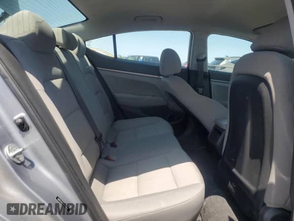 2017 Hyundai Elantra SE z VIN 5NPD74LF2HH175658, wystawiony jako Copart lot #58769035 z przebiegiem 124 740 mil mil oraz Czysty tytuł • Clean title. Historia ofert i sprzedaży dostępna na DreamBid. Obrazek 10.