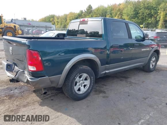 2011 Ram 1500 SLT z VIN 1D7RB1CT3BS539786, wystawiony jako IAAI lot #43336564 z przebiegiem 205 173 mil mil oraz . Historia ofert i sprzedaży dostępna na DreamBid. Obrazek 4.