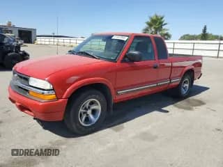 2001 Chevrolet S-10 LS с VIN 1GCCS19W418137255, выставлен на аукционе Copart как лот 61501995 с пробегом 138 573 миль миль и Списание • Salvage title. История ставок и продаж доступна на DreamBid. Изображение 1.