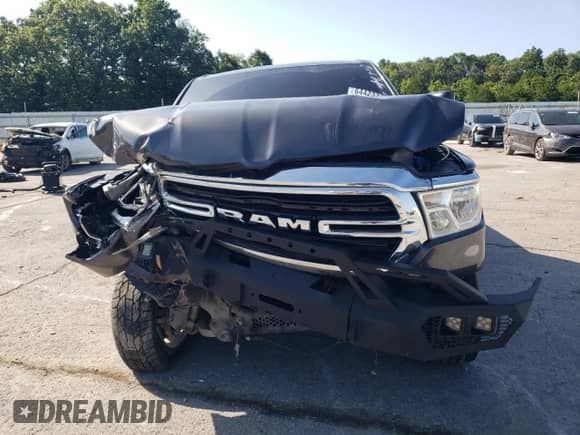 2019 Ram 1500 Big Horn z VIN 1C6SRFFT6KN668563, wystawiony jako Copart lot #64423235 z przebiegiem 83 784 mil mil oraz Szkoda całkowita • Salvage title. Historia ofert i sprzedaży dostępna na DreamBid. Obrazek 5.
