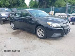 2013 Chevrolet Malibu LS z VIN 1G11A5SA2DF312191, wystawiony jako IAAI lot #42814090 z przebiegiem 229 122 mil mil oraz . Historia ofert i sprzedaży dostępna na DreamBid. Obrazek 1.