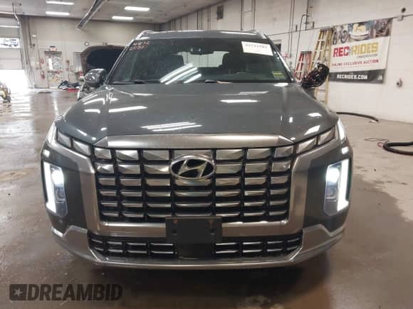 2023 Hyundai Palisade Calligraphy с VIN KM8R7DGE8PU510719, выставлен на аукционе IAAI как лот 42722581 с пробегом 48 752 миль миль и . История ставок и продаж доступна на DreamBid. Изображение 12.