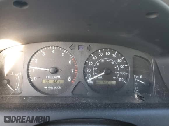 1998 Chevrolet Prizm with VIN 1Y1SK5284WZ433758, listed as a Copart auction lot 49698725 with 123,154 mi miles and Salvage title. Bid and sale history available at DreamBid. Image 9.