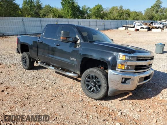 2019 Chevrolet Silverado 2500HD LT z VIN 1GC1KSEG5KF233677, wystawiony jako Copart lot #69764075 z przebiegiem 124 168 mil mil oraz Szkoda całkowita • Salvage title. Historia ofert i sprzedaży dostępna na DreamBid. Obrazek 4.
