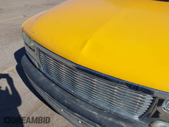 2005 Chevrolet Tahoe Z71 with VIN 1GNEK13T25R166106, listed as a IAAI auction lot 41677772 with 200,782 mi miles and . Bid and sale history available at DreamBid. Image 6.