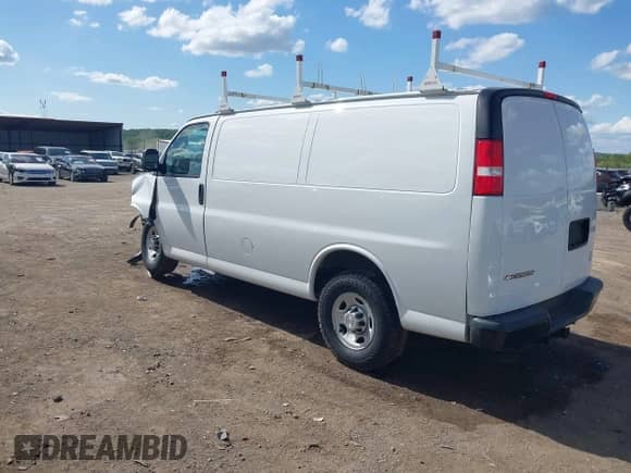 2018 Chevrolet Express Cargo с VIN 1GCWGAFG2J1339094, выставлен на аукционе IAAI как лот 42127557 с пробегом 131 480 миль миль и . История ставок и продаж доступна на DreamBid. Изображение 3.