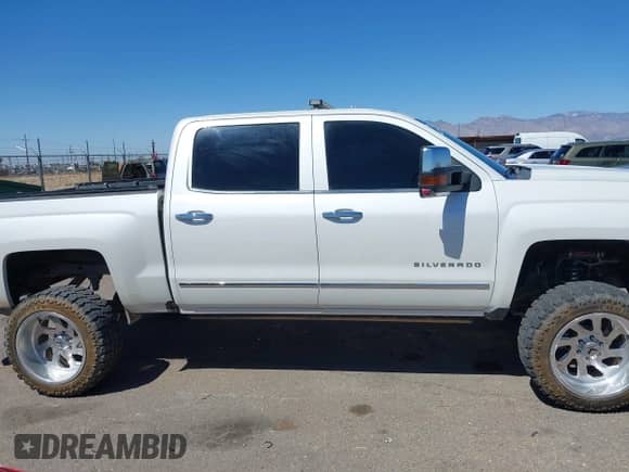 2017 Chevrolet Silverado 1500 LTZ с VIN 3GCUKSEJ1HG352553, выставлен на аукционе IAAI как лот 41852204 с пробегом 87 883 миль миль и . История ставок и продаж доступна на DreamBid. Изображение 13.