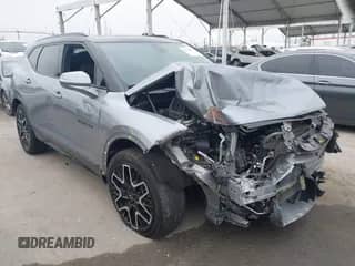 2023 Chevrolet Blazer RS z VIN 3GNKBERS6PS233928, wystawiony jako IAAI lot #42339653 z przebiegiem 14 655 mil mil oraz . Historia ofert i sprzedaży dostępna na DreamBid. Obrazek 1.