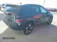 2025 Hyundai Kona SEL с VIN KM8HBCAB3SU241945, выставлен на аукционе IAAI как лот 43505676 с пробегом 28 042 миль миль и . История ставок и продаж доступна на DreamBid. Изображение 4.