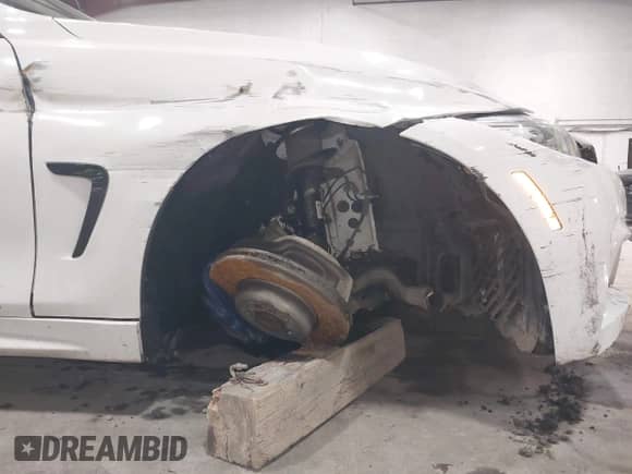 2014 BMW 4 Series 435i xDrive с VIN WBA3R5C54EK186187, выставлен на аукционе IAAI как лот 42248064 с пробегом 73 532 миль миль и . История ставок и продаж доступна на DreamBid. Изображение 6.