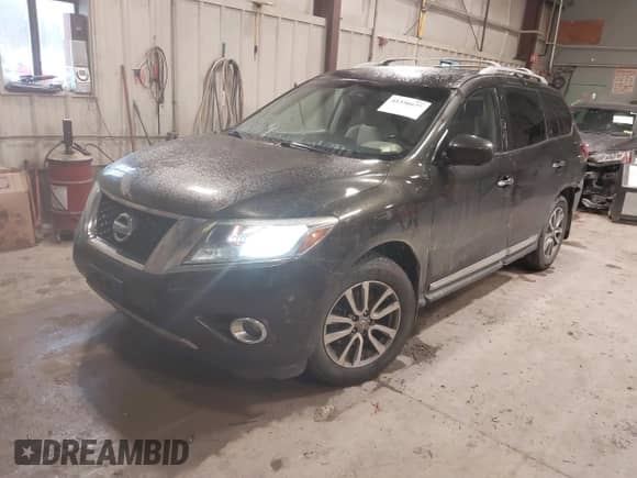 2016 Nissan Pathfinder Platinum with VIN 5N1AR2MM0GC613422, listed as a IAAI auction lot 41336677 with 124,757 mi miles and . Bid and sale history available at DreamBid. Image 2.
