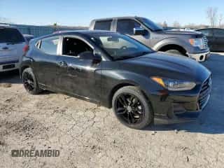 2019 Hyundai Veloster 2.0 z VIN KMHTG6AFXKU011920, wystawiony jako Copart lot #40212823 z przebiegiem 47 469 mil mil oraz . Historia ofert i sprzedaży dostępna na DreamBid. Obrazek 4.