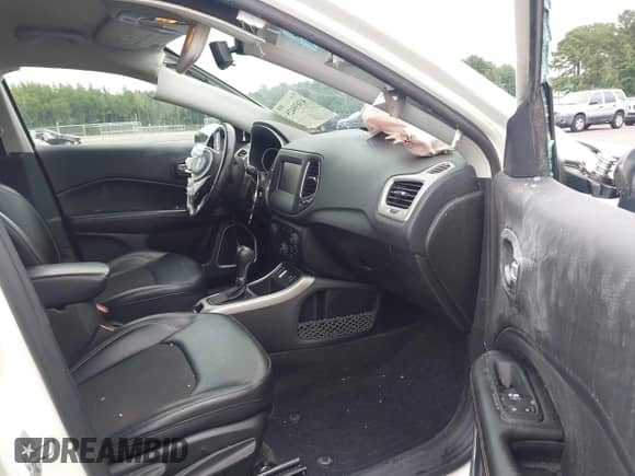 2021 Jeep Compass Altitude with VIN 3C4NJCBB6MT501857, listed as a IAAI auction lot 43039425 with 102,081 mi miles and . Bid and sale history available at DreamBid. Image 5.