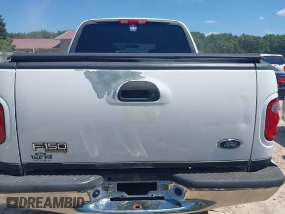 2002 Ford F-150 XLT с VIN 1FTRW08LX2KE18125, выставлен на аукционе IAAI как лот 42758951 с пробегом 137 094 миль миль и . История ставок и продаж доступна на DreamBid. Изображение 6.