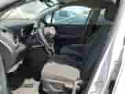 2020 Chevrolet Trax LS с VIN KL7CJNSB6LB316076, выставлен на аукционе Copart как лот 69015185 с пробегом 38 025 миль миль и Списание • Salvage title. История ставок и продаж доступна на DreamBid. Изображение 7.