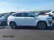 2025 Hyundai Kona N Line S z VIN KM8HBCA37SU232951, wystawiony jako IAAI lot #42907314 z przebiegiem 1 268 mil mil oraz . Historia ofert i sprzedaży dostępna na DreamBid. Obrazek 14.