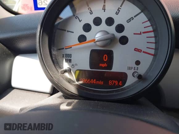 2013 MINI Hardtop с VIN WMWSU3C5XDT374901, выставлен на аукционе IAAI как лот 43326275 с пробегом 86 644 миль миль и . История ставок и продаж доступна на DreamBid. Изображение 15.