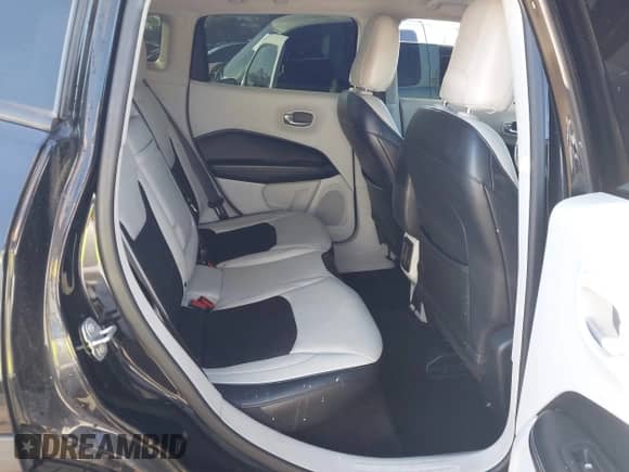 2018 Jeep Compass Latitude with VIN 3C4NJCBB4JT500329, listed as a IAAI auction lot 43486064 with 95,725 mi miles and . Bid and sale history available at DreamBid. Image 8.