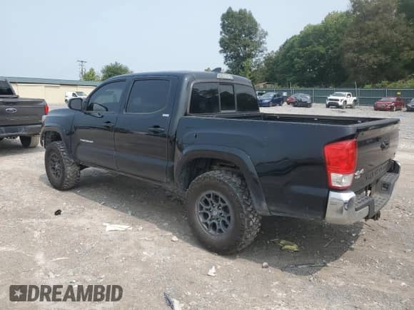 2017 Toyota Tacoma SR5 with VIN 3TMCZ5AN1HM100059, listed as a Copart auction lot 71779535 with 133,123 mi miles and Clean title. Bid and sale history available at DreamBid. Image 2.